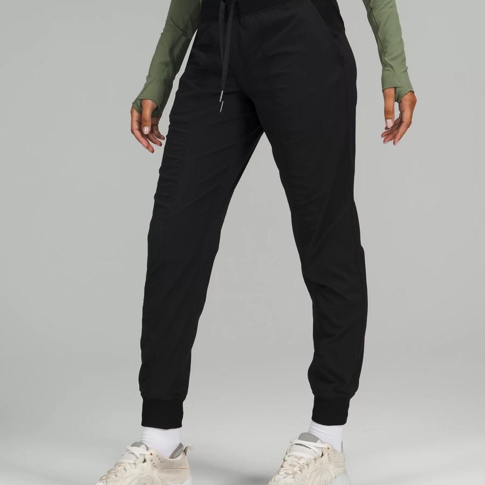 size 10 black lululemon joggers